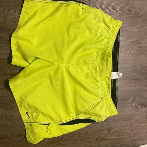 Nike RN37763 Men’s Neon Lime Sport Short Size XL - Picture 7 of 12
